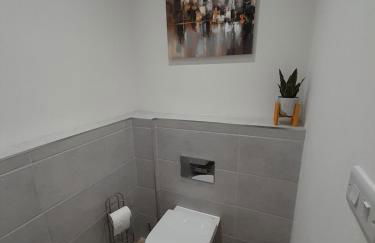 The Stables a Contractor Family 2 bed Town House in Central Melton Mowbray - Photo 17