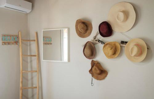 Nios House Panoramic Cottage - Photo 16