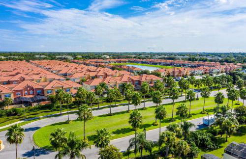 Special Offer Stunning TownHome With Private Pool close to Disney 8960PP - Foto 72