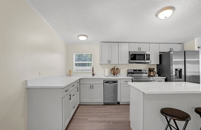 Relaxing 4br Hideaway In Groveland 4 Bedroom Cottage by RedAwning - Foto 13