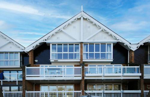 The Oars - Riverfront Property - From 300 Per Night - Foto 14