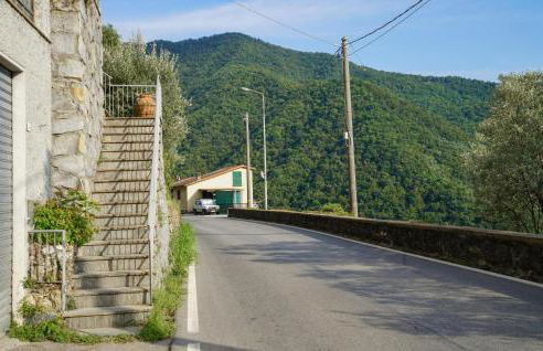 3 Bedroom Amazing Apartment In Avegno - Foto 16