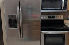 Beautiful Large Residential Home - Photo 7