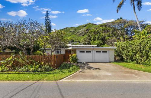 Stunning Lanikai Home just steps to the Ocean-Authentic Hawaiian Tropical Charm - Photo 37