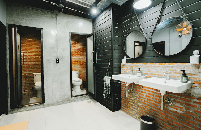 At 44 Bangrak - Photo 10