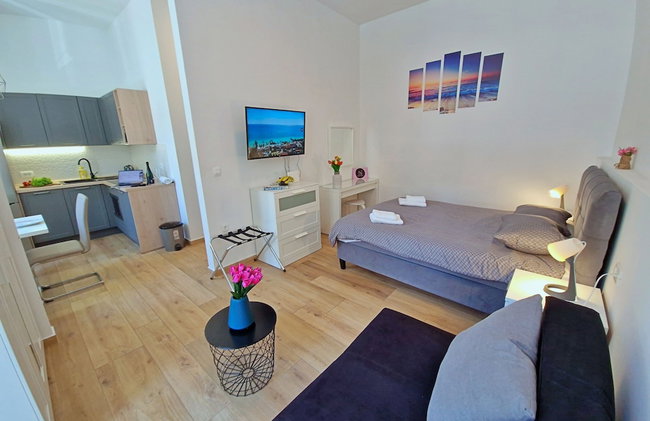 Lola's Place - Photo 57