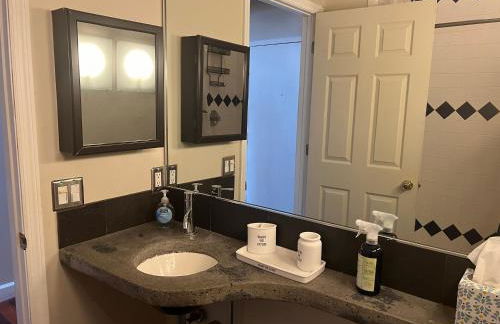 Condo On Broughton St with Elevator and Reserved Parking - Foto 13