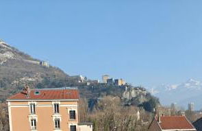 GARE, T2, Vue Bastille et Belledonne, climatisation, neuf - Foto 7