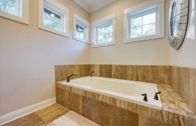 Blackwater Bay Hideaway by Avantstay Waterfront, Pool, Dock, Hot Tub - Photo 9