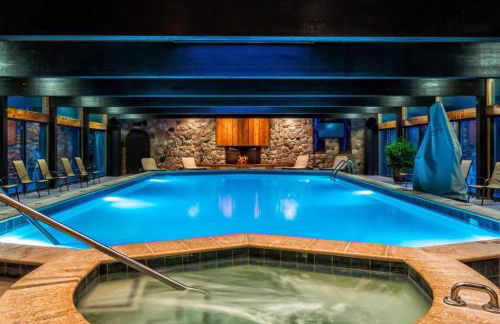 Spacious Condo with Pool Pass! - Foto 2