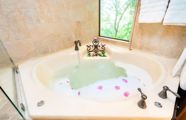 Hacienda-style Villa With Pool and Sweeping Ocean Views Above Potrero - Photo 33