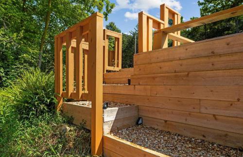 The Heartwood Hideaway-Charming Cabin Getaway-Trails, Creek, and Starry Nights - Foto 35