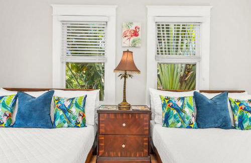 Birds of Paradise: Unwind in Nature's Embrace - Foto 36