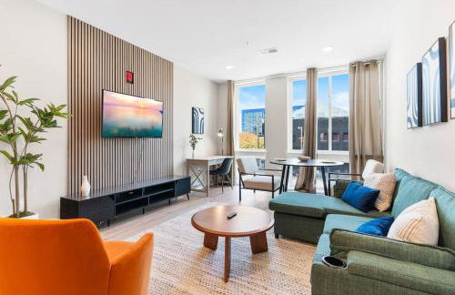 1BD Sleeps 4 with Views - Near Fish Town and Old City - Foto 1