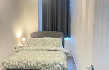 Two Bedroom Hanwell Modern Nest - Photo 1