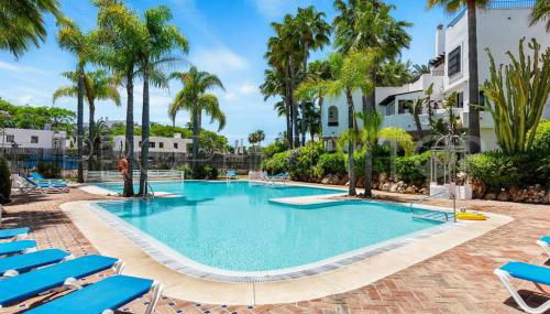 Beachside Luxury 2 bedroom apartment, Puerto Banus - Foto 3