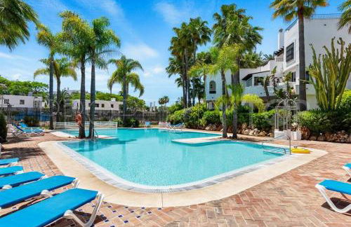 Beachside Luxury 2 bedroom apartment, Puerto Banus - Foto 3