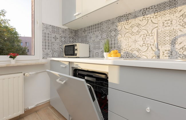 Kopcińskiego Apartment Warsaw by Renters - Photo 24