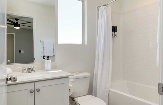 Desert Eden by Avantstay 6BR w/ Ensuite Backyard Oasis w/ Pool & Hot Tub! - Foto 17