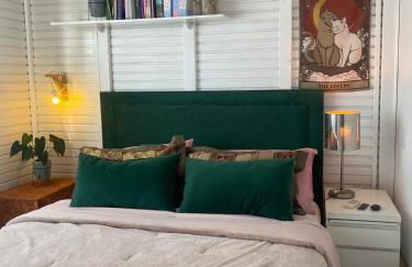 EcoHouse - 12 min to Downtown - Photo 12