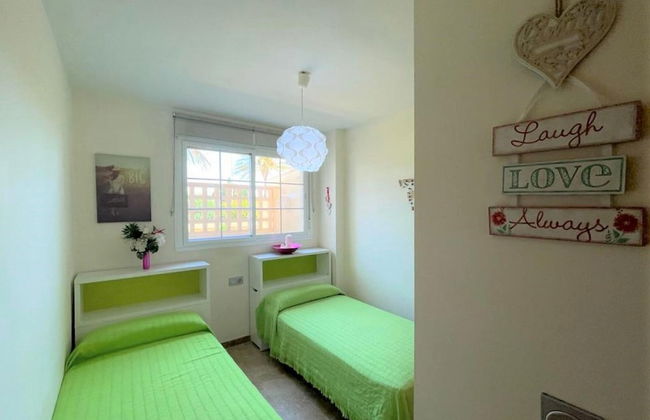 Apartment in Roquetas Near Playa Serena Beach - Photo 4