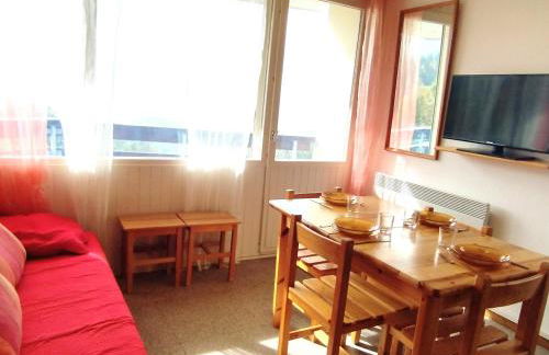 Studio Cabine au Calme, Proche des Pistes et du Centre, Balcon, TV - FR-1-771-68 - Foto 8