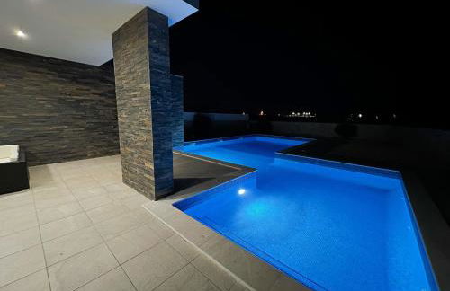 Luxury Modern Style Villa with Private Pool - Foto 40