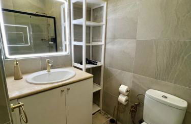 CASA NATY, Espacioso Renovado Apartamento en el Centro de Malaga - Photo 17