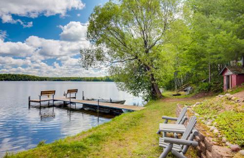 Private Dock and Rowboat! Cabin on Bearskin Lake - Foto 2