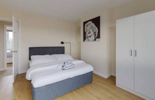 Modern 4 bedroom house in Heathrow, London - Foto 10