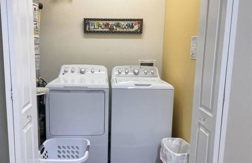 Large Pool Deck * All Rooms w/ Private Bathroom - Foto 2