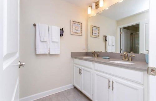 Luxurious Décor 4 Bd w/ Pool Close to Disney 4820 - Photo 78