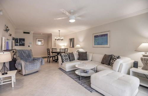 1128 PL Escape to this Pondside Paradise - Foto 8