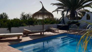 Las Banderas - Photo 2