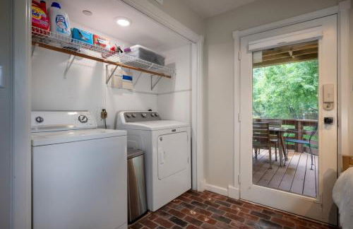 Downtown Bryan Treehouse Hot Tub and Peaceful Escape - Photo 45