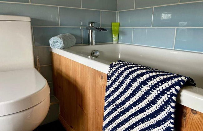 Idlewild Animal Sanctuary Farmhouse Stay - Charity - Photo 21