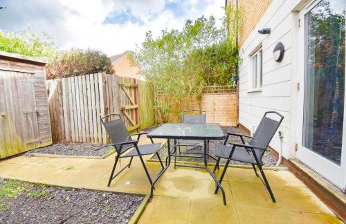 Milton Keynes 5BR Contractor house, families/ groups welcome. - Photo 13