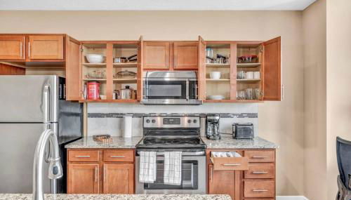 Luxury High-Rise Condo in Amazing Location | Gym - Foto 4