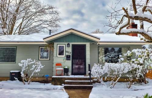 Cozy CDA Retreat 4BR Fire Pit Weekly Deals - Foto 1