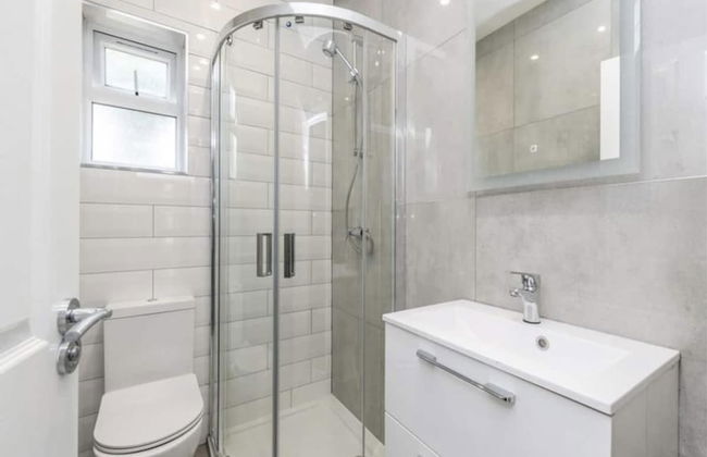 Charming 2-bed Apartment - Foto 12