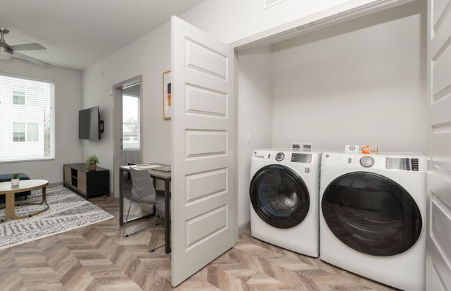 Yugo Guest Suites - Foto 9