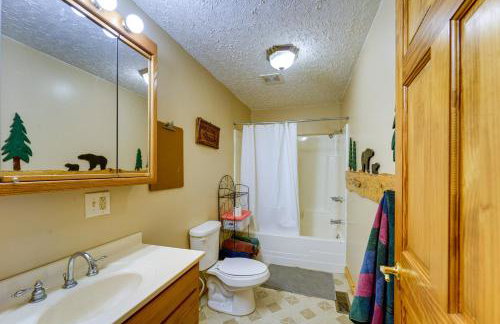 Oswegatchie River Cabin with Kayaks and Fire Pit! - Foto 15