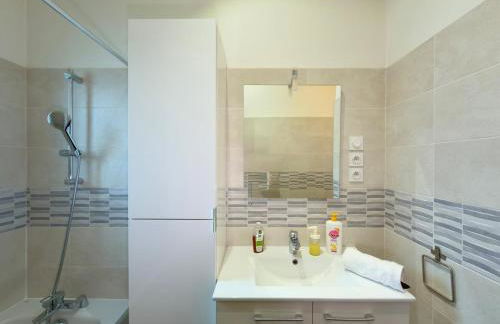 My House Lyon 8, Familiale -climatisation-Metro - Foto 16