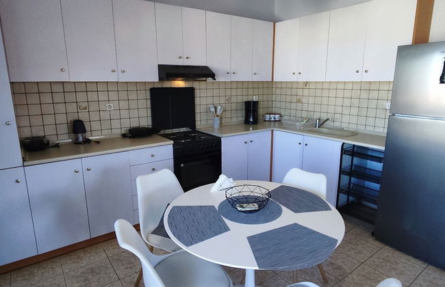 Overlooking the Tower - Photo 1