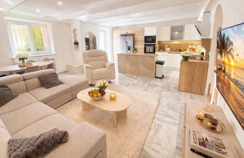 Cannes center stylish renovated 2BR Apartment 5 min from Palais with optional parking - Foto 1