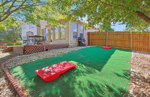 Wellness Oasis 5BR W Pool + Huge Yard + Fire Pit - Foto 36