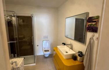 Cruise Ship Bridge View Apartment Luka - Foto 9