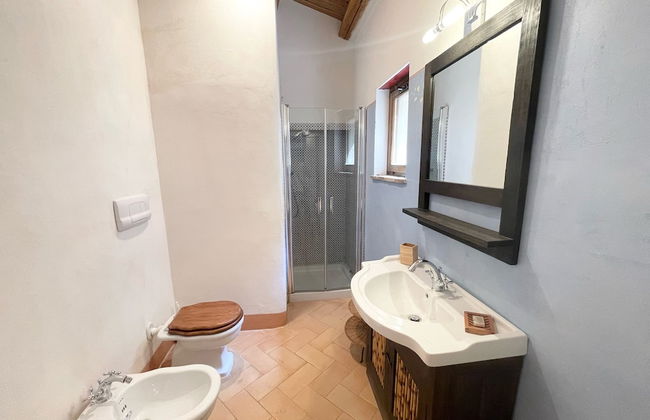 Spoleto Tranquilita Sleeps 20 With Wifi Pool Yoga Studio Gardens and Views - Photo 40