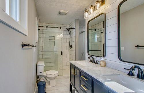 Peaceful Retreat with Private Hot Tub in New Albany - Foto 15