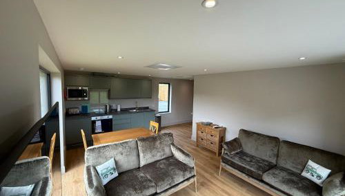 Loganlea Lodge - Photo 2